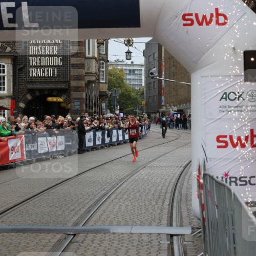 05.10.2025 - 20. swb-Marathon Bremen Yannick Fuchs http://msf.ph/oto/9264786 05.10.2025 12:06:30 Ziel 1040 meine-sportfotos.de