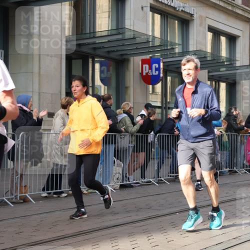 05.10.2025 - 20. swb-Marathon Bremen Strokosch-Dieckow http://msf.ph/oto/9264788 05.10.2025 11:04:22 Ziel 8111, 9394, 9532, 9610, 9623, 9750, 9765, 9771, 9812, 9866, 9915, 9927, 10278, 10422, 10451, 10485, 10531, 10532, 10557, 10674, 10684, 10869, 10891, 10956, 10964, 11035, 11196, 11315, 11427, 11542, 11546, 11615, 11636, 11704, 8111, 9394, 9532, 9610, 9623, 9750, 9765, 9771, 9812, 9866, 9915, 9927, 10278, 10422, 10451, 10485, 10531, 10532, 10557, 10674, 10684, 10869, 10891, 10956, 10964, 11035, 11196, 11315, 11427, 11542, 11546 meine-sportfotos.de
