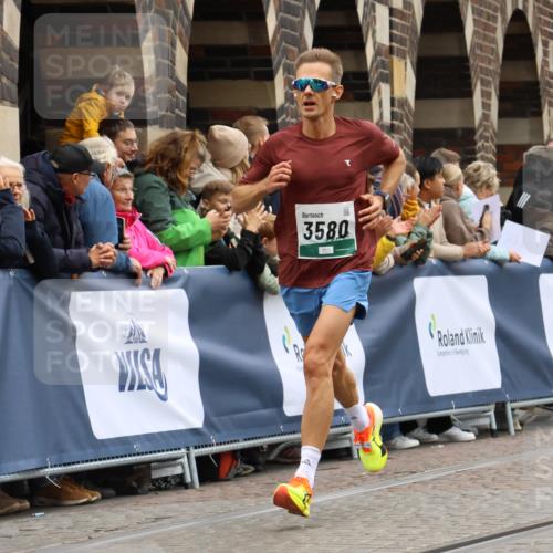 05.10.2025 - 20. swb-Marathon Bremen Strokosch-Dieckow http://msf.ph/oto/9264796 05.10.2025 12:58:55 Ziel 3435, 3580, 5470, 5495 meine-sportfotos.de