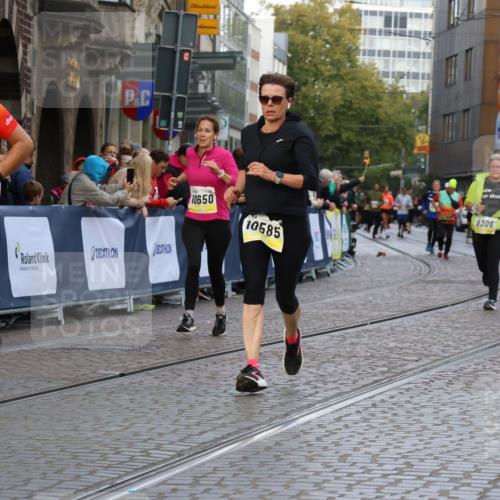 05.10.2025 - 20. swb-Marathon Bremen Strokosch-Dieckow http://msf.ph/oto/9264798 05.10.2025 11:07:33 Ziel 9306, 9780, 10037, 10585, 10650, 10749, 10776, 11159, 11584 meine-sportfotos.de