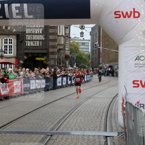 05.10.2025 - 20. swb-Marathon Bremen Yannick Fuchs http://msf.ph/oto/9264815 05.10.2025 12:06:31 Ziel 1040 meine-sportfotos.de