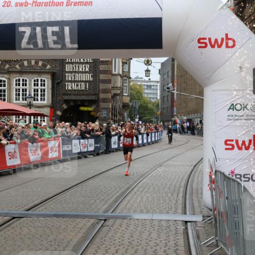 05.10.2025 - 20. swb-Marathon Bremen Yannick Fuchs http://msf.ph/oto/9264864 05.10.2025 12:06:32 Ziel 1040 meine-sportfotos.de