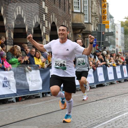 05.10.2025 - 20. swb-Marathon Bremen Strokosch-Dieckow http://msf.ph/oto/9264878 05.10.2025 12:58:58 Ziel 3435, 4664, 5470, 5495, 8053 meine-sportfotos.de