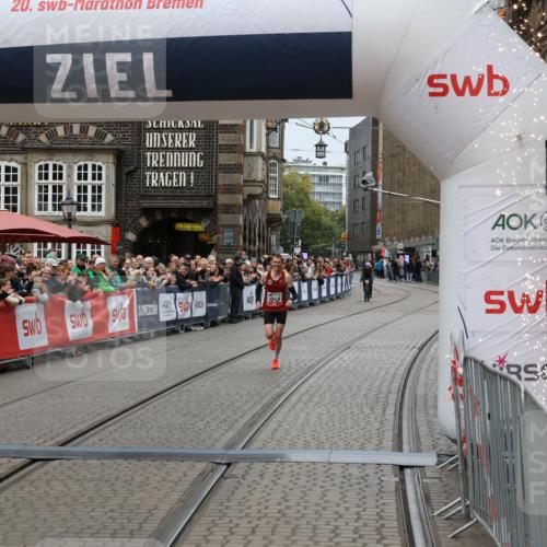 05.10.2025 - 20. swb-Marathon Bremen Yannick Fuchs http://msf.ph/oto/9264879 05.10.2025 12:06:32 Ziel 1040 meine-sportfotos.de