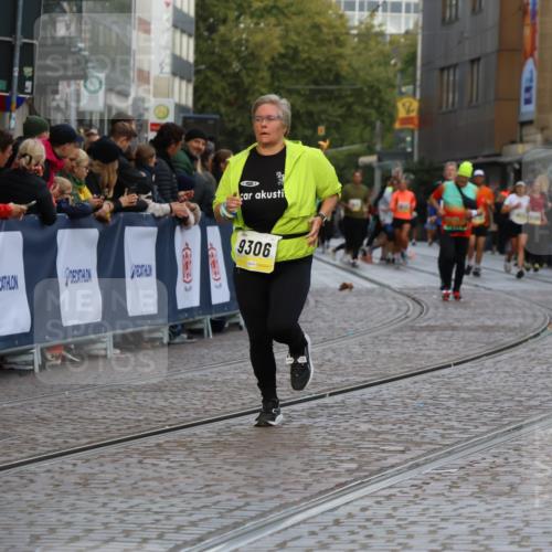 05.10.2025 - 20. swb-Marathon Bremen Strokosch-Dieckow http://msf.ph/oto/9264883 05.10.2025 11:07:36 Ziel 9306, 10585, 10650, 10749, 10776, 11584 meine-sportfotos.de