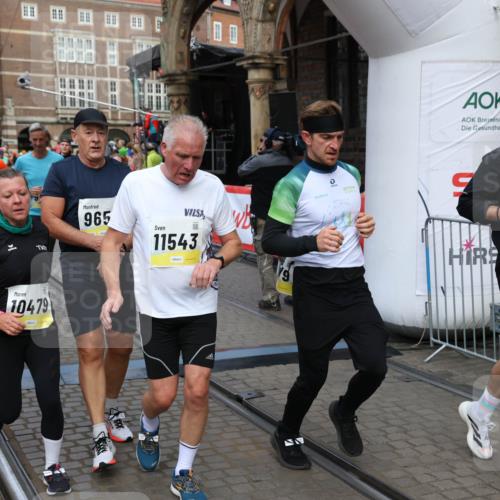 05.10.2025 - 20. swb-Marathon Bremen Yannick Fuchs http://msf.ph/oto/9264909 05.10.2025 10:50:54 Ziel 7733, 9230, 9251, 9277, 9658, 9715, 9742, 9832, 9888, 9969, 9975, 10043, 10224, 10279, 10479, 10689, 11451, 11543, 11661 meine-sportfotos.de