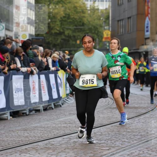 05.10.2025 - 20. swb-Marathon Bremen Strokosch-Dieckow http://msf.ph/oto/9264912 05.10.2025 11:07:41 Ziel 9306, 9615, 10550, 10650 meine-sportfotos.de