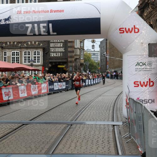 05.10.2025 - 20. swb-Marathon Bremen Yannick Fuchs http://msf.ph/oto/9264938 05.10.2025 12:06:33 Ziel 1040 meine-sportfotos.de