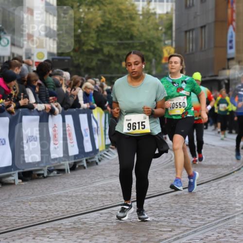 05.10.2025 - 20. swb-Marathon Bremen Strokosch-Dieckow http://msf.ph/oto/9264942 05.10.2025 11:07:41 Ziel 9306, 9615, 10550, 10650 meine-sportfotos.de
