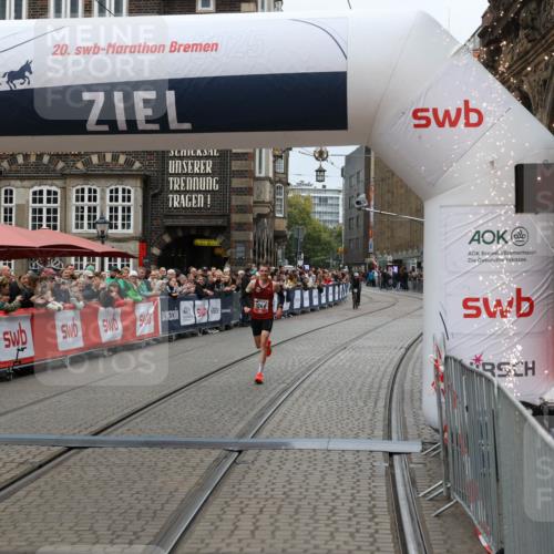 05.10.2025 - 20. swb-Marathon Bremen Yannick Fuchs http://msf.ph/oto/9264949 05.10.2025 12:06:33 Ziel 1040 meine-sportfotos.de