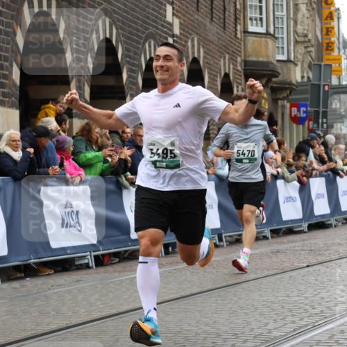 05.10.2025 - 20. swb-Marathon Bremen Strokosch-Dieckow http://msf.ph/oto/9264964 05.10.2025 12:58:58 Ziel 3435, 4664, 5470, 5495, 8053 meine-sportfotos.de
