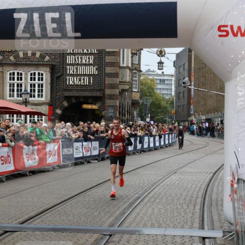 05.10.2025 - 20. swb-Marathon Bremen Yannick Fuchs http://msf.ph/oto/9264970 05.10.2025 12:06:33 Ziel 1040 meine-sportfotos.de