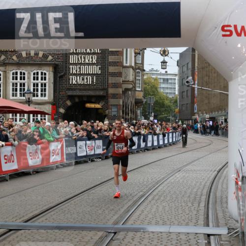 05.10.2025 - 20. swb-Marathon Bremen Yannick Fuchs http://msf.ph/oto/9264980 05.10.2025 12:06:33 Ziel 1040 meine-sportfotos.de