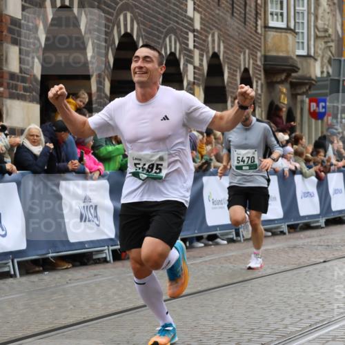 05.10.2025 - 20. swb-Marathon Bremen Strokosch-Dieckow http://msf.ph/oto/9265007 05.10.2025 12:58:58 Ziel 3435, 4664, 5470, 5495, 8053 meine-sportfotos.de