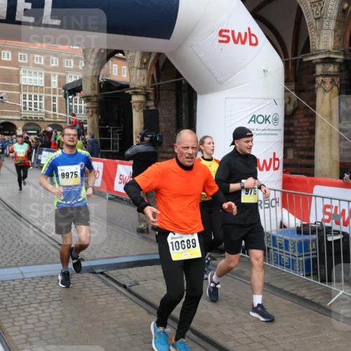 05.10.2025 - 20. swb-Marathon Bremen Yannick Fuchs http://msf.ph/oto/9265034 05.10.2025 10:50:57 Ziel 7733, 9230, 9251, 9277, 9658, 9715, 9742, 9832, 9888, 9966, 9969, 9975, 10043, 10224, 10279, 10479, 10689, 11220, 11543, 11661 meine-sportfotos.de