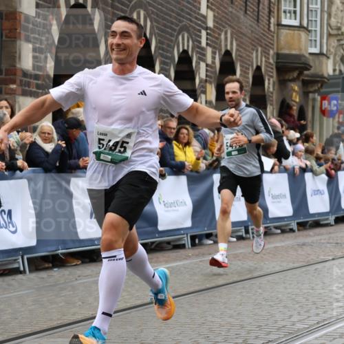 05.10.2025 - 20. swb-Marathon Bremen Strokosch-Dieckow http://msf.ph/oto/9265057 05.10.2025 12:58:59 Ziel 3435, 4664, 5470, 5495, 8053 meine-sportfotos.de