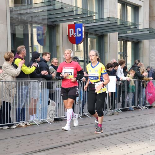05.10.2025 - 20. swb-Marathon Bremen Strokosch-Dieckow http://msf.ph/oto/9265064 05.10.2025 11:04:30 Ziel 9220, 9409, 9530, 9532, 9623, 9660, 9750, 9765, 9771, 9812, 9813, 9866, 9915, 9927, 10422, 10451, 10485, 10532, 10557, 10684, 10771, 10891, 10964, 11035, 11090, 11180, 11315, 11372, 11427, 11478, 11546, 11559, 11615, 11636, 9220, 9409, 9530, 9532, 9623, 9660, 9750, 9765, 9771, 9812, 9813, 9866, 9915, 9927, 10422, 10451, 10485, 10532, 10557, 10684, 10771, 10891, 10964, 11035, 11090, 11180, 11315, 11372, 11427, 11478, 11546 meine-sportfotos.de