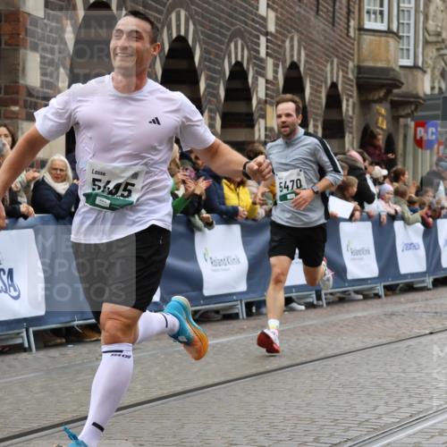 05.10.2025 - 20. swb-Marathon Bremen Strokosch-Dieckow http://msf.ph/oto/9265086 05.10.2025 12:58:59 Ziel 3435, 4664, 5470, 5495, 8053 meine-sportfotos.de