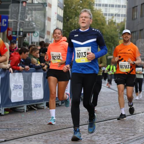 05.10.2025 - 20. swb-Marathon Bremen Strokosch-Dieckow http://msf.ph/oto/9265093 05.10.2025 11:07:53 Ziel 8123, 9212, 10135, 10365, 10366, 10706, 10782, 10783, 11677 meine-sportfotos.de