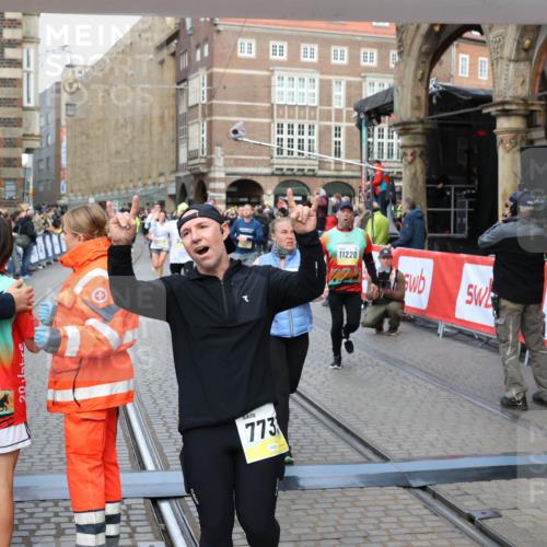05.10.2025 - 20. swb-Marathon Bremen Yannick Fuchs http://msf.ph/oto/9265102 05.10.2025 10:50:59 Ziel 7733, 9251, 9277, 9399, 9658, 9715, 9742, 9888, 9966, 9975, 10029, 10224, 10227, 10279, 10479, 10689, 11220, 11311, 11543 meine-sportfotos.de