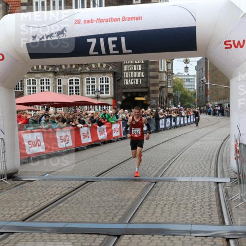05.10.2025 - 20. swb-Marathon Bremen Yannick Fuchs http://msf.ph/oto/9265104 05.10.2025 12:06:34 Ziel 1040 meine-sportfotos.de