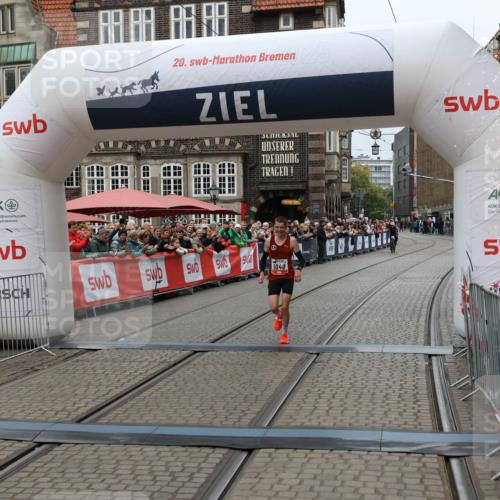 05.10.2025 - 20. swb-Marathon Bremen Yannick Fuchs http://msf.ph/oto/9265118 05.10.2025 12:06:34 Ziel 1040 meine-sportfotos.de