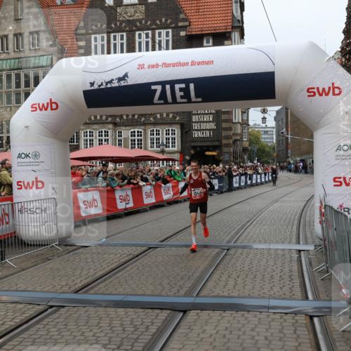 05.10.2025 - 20. swb-Marathon Bremen Yannick Fuchs http://msf.ph/oto/9265138 05.10.2025 12:06:34 Ziel 1040 meine-sportfotos.de