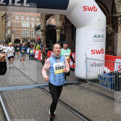 05.10.2025 - 20. swb-Marathon Bremen Yannick Fuchs http://msf.ph/oto/9265154 05.10.2025 10:51:00 Ziel 7733, 9251, 9277, 9399, 9658, 9715, 9742, 9888, 9966, 9975, 10029, 10224, 10227, 10279, 10479, 10534, 10689, 10698, 11220, 11311 meine-sportfotos.de