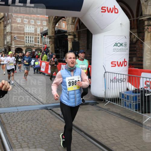 05.10.2025 - 20. swb-Marathon Bremen Yannick Fuchs http://msf.ph/oto/9265159 05.10.2025 10:51:00 Ziel 7733, 9251, 9277, 9399, 9658, 9715, 9742, 9888, 9966, 9975, 10029, 10224, 10227, 10279, 10479, 10534, 10689, 10698, 11220, 11311 meine-sportfotos.de