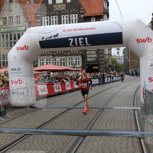 05.10.2025 - 20. swb-Marathon Bremen Yannick Fuchs http://msf.ph/oto/9265168 05.10.2025 12:06:35 Ziel 1040 meine-sportfotos.de