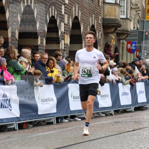 05.10.2025 - 20. swb-Marathon Bremen Strokosch-Dieckow http://msf.ph/oto/9265171 05.10.2025 12:59:01 Ziel 3435, 4664, 8053 meine-sportfotos.de