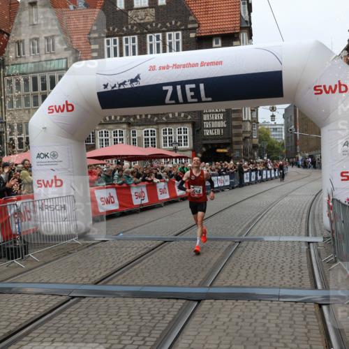 05.10.2025 - 20. swb-Marathon Bremen Yannick Fuchs http://msf.ph/oto/9265177 05.10.2025 12:06:35 Ziel 1040 meine-sportfotos.de