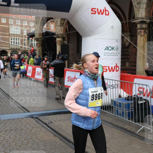 05.10.2025 - 20. swb-Marathon Bremen Yannick Fuchs http://msf.ph/oto/9265178 05.10.2025 10:51:00 Ziel 7733, 9251, 9277, 9399, 9658, 9715, 9742, 9888, 9966, 9975, 10029, 10224, 10227, 10279, 10479, 10534, 10689, 10698, 11220, 11311 meine-sportfotos.de