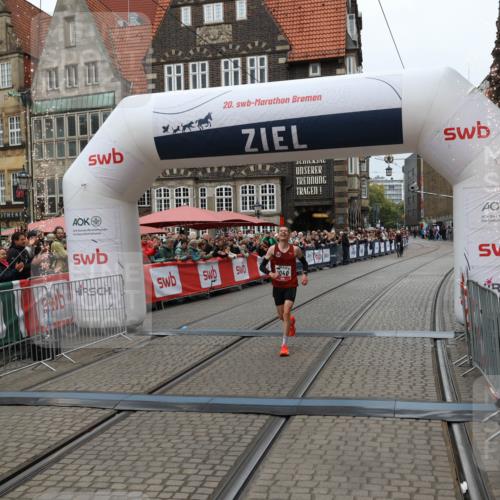 05.10.2025 - 20. swb-Marathon Bremen Yannick Fuchs http://msf.ph/oto/9265184 05.10.2025 12:06:35 Ziel 1040 meine-sportfotos.de