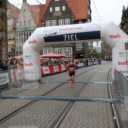 05.10.2025 - 20. swb-Marathon Bremen Yannick Fuchs http://msf.ph/oto/9265205 05.10.2025 12:06:35 Ziel 1040 meine-sportfotos.de
