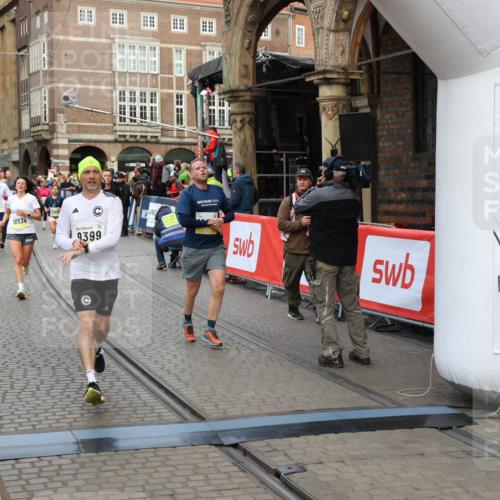 05.10.2025 - 20. swb-Marathon Bremen Yannick Fuchs http://msf.ph/oto/9265207 05.10.2025 10:51:01 Ziel 7733, 9251, 9277, 9399, 9715, 9888, 9966, 9975, 10029, 10224, 10227, 10534, 10689, 10698, 11220, 11311 meine-sportfotos.de
