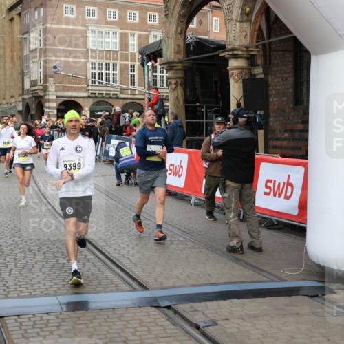 05.10.2025 - 20. swb-Marathon Bremen Yannick Fuchs http://msf.ph/oto/9265218 05.10.2025 10:51:01 Ziel 7733, 9251, 9277, 9399, 9715, 9888, 9966, 9975, 10029, 10224, 10227, 10534, 10689, 10698, 11220, 11311 meine-sportfotos.de