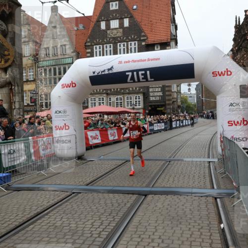 05.10.2025 - 20. swb-Marathon Bremen Yannick Fuchs http://msf.ph/oto/9265234 05.10.2025 12:06:35 Ziel 1040 meine-sportfotos.de