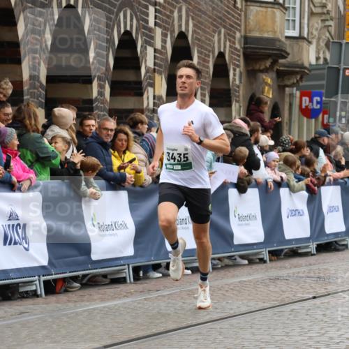 05.10.2025 - 20. swb-Marathon Bremen Strokosch-Dieckow http://msf.ph/oto/9265241 05.10.2025 12:59:01 Ziel 3435, 4664, 8053 meine-sportfotos.de