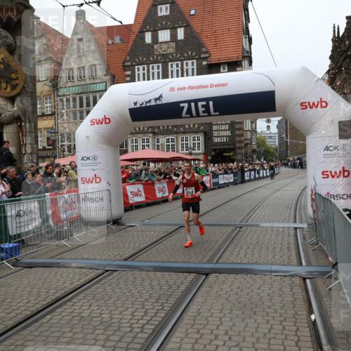 05.10.2025 - 20. swb-Marathon Bremen Yannick Fuchs http://msf.ph/oto/9265243 05.10.2025 12:06:35 Ziel 1040 meine-sportfotos.de