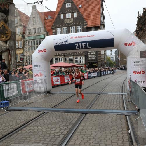 05.10.2025 - 20. swb-Marathon Bremen Yannick Fuchs http://msf.ph/oto/9265253 05.10.2025 12:06:35 Ziel 1040 meine-sportfotos.de