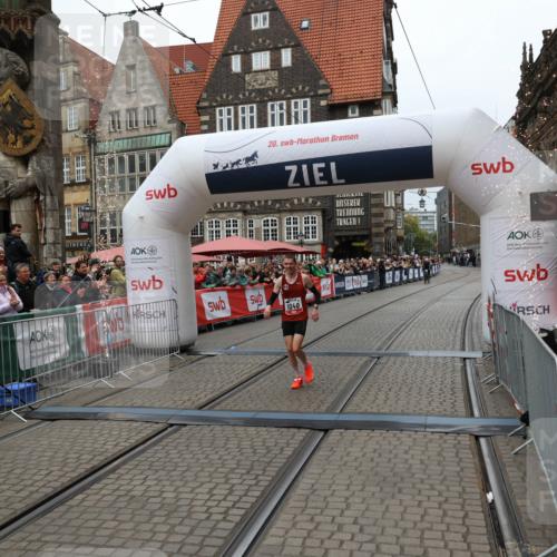 05.10.2025 - 20. swb-Marathon Bremen Yannick Fuchs http://msf.ph/oto/9265262 05.10.2025 12:06:35 Ziel 1040 meine-sportfotos.de