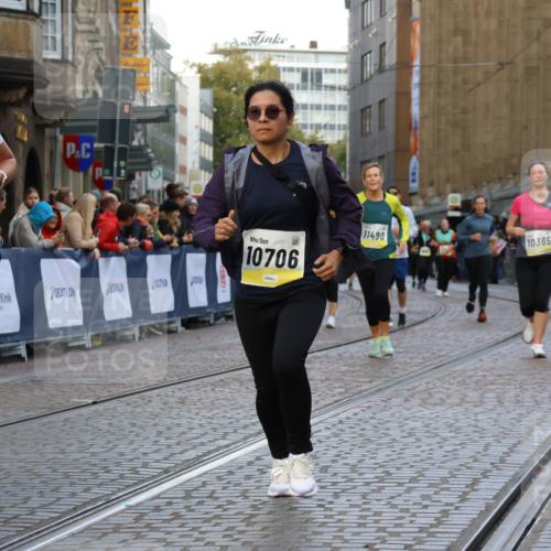 05.10.2025 - 20. swb-Marathon Bremen Strokosch-Dieckow http://msf.ph/oto/9265273 05.10.2025 11:07:58 Ziel 8123, 9212, 9557, 10135, 10365, 10366, 10706, 10782, 10783, 11490, 11677 meine-sportfotos.de