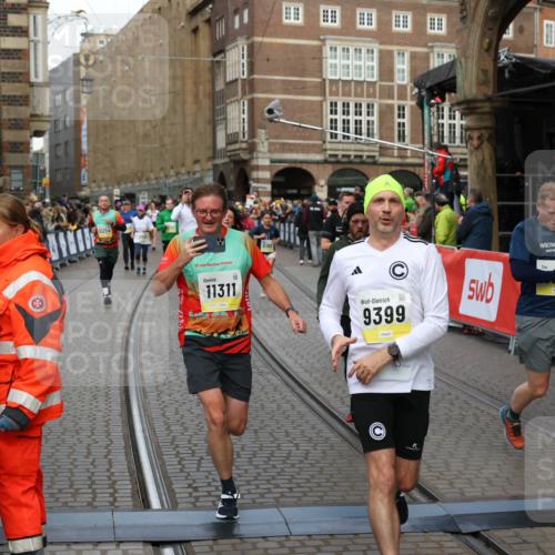 05.10.2025 - 20. swb-Marathon Bremen Yannick Fuchs http://msf.ph/oto/9265276 05.10.2025 10:51:02 Ziel 7733, 9251, 9277, 9399, 9715, 9888, 9966, 9975, 10029, 10224, 10227, 10534, 10689, 10698, 11061, 11220, 11311 meine-sportfotos.de