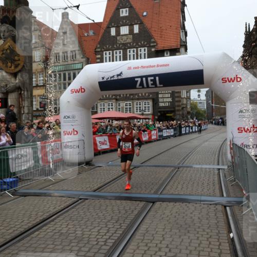 05.10.2025 - 20. swb-Marathon Bremen Yannick Fuchs http://msf.ph/oto/9265301 05.10.2025 12:06:36 Ziel 1040 meine-sportfotos.de