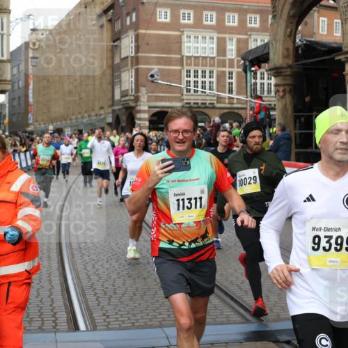 05.10.2025 - 20. swb-Marathon Bremen Yannick Fuchs http://msf.ph/oto/9265312 05.10.2025 10:51:02 Ziel 7733, 9251, 9277, 9399, 9715, 9888, 9966, 9975, 10029, 10224, 10227, 10534, 10689, 10698, 11061, 11220, 11311 meine-sportfotos.de