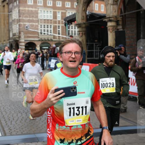 05.10.2025 - 20. swb-Marathon Bremen Yannick Fuchs http://msf.ph/oto/9265321 05.10.2025 10:51:03 Ziel 7733, 9199, 9399, 9630, 9715, 9966, 9975, 10029, 10224, 10227, 10254, 10534, 10689, 10698, 11061, 11220, 11311 meine-sportfotos.de