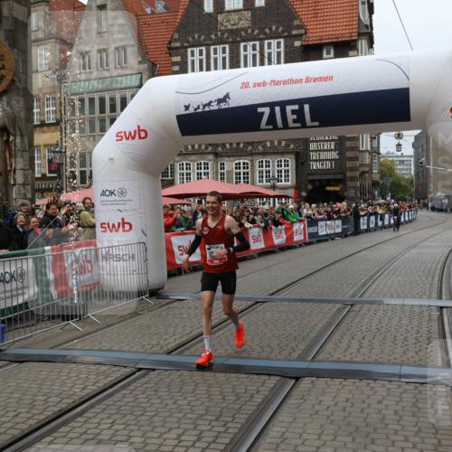 05.10.2025 - 20. swb-Marathon Bremen Yannick Fuchs http://msf.ph/oto/9265337 05.10.2025 12:06:36 Ziel 1040 meine-sportfotos.de