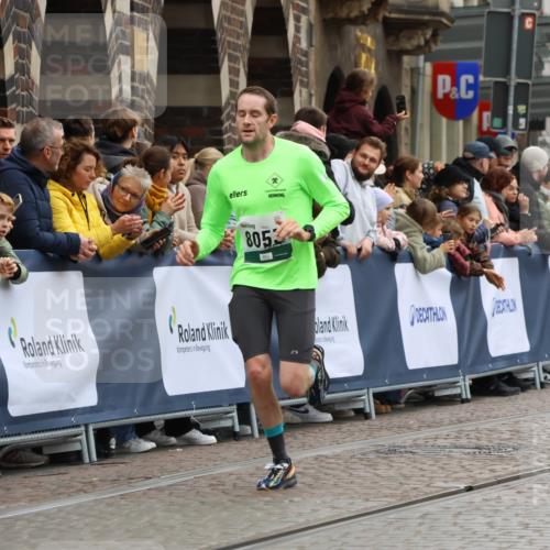 05.10.2025 - 20. swb-Marathon Bremen Strokosch-Dieckow http://msf.ph/oto/9265344 05.10.2025 12:59:06 Ziel 2385, 4664, 8053 meine-sportfotos.de