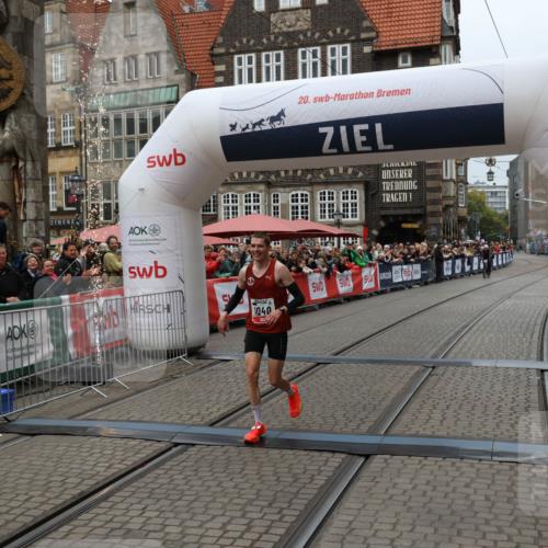 05.10.2025 - 20. swb-Marathon Bremen Yannick Fuchs http://msf.ph/oto/9265351 05.10.2025 12:06:36 Ziel 1040 meine-sportfotos.de